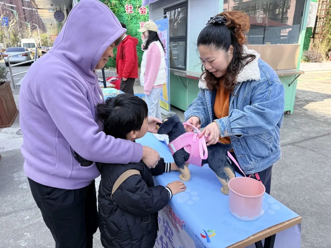 2026年高桥镇文明新风公益集市系列活动——“相伴邻里共和谐”文明新风首场配送公益集市